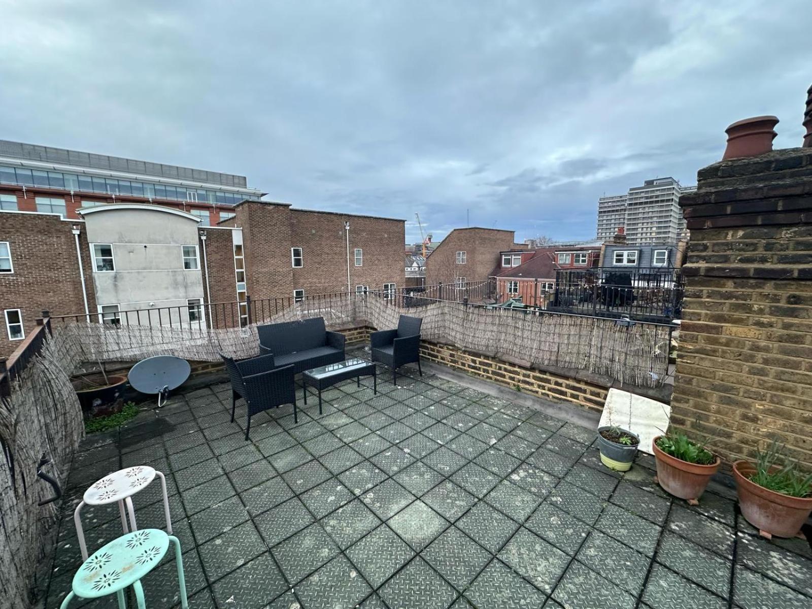 Lovely 3 Bedroom Maisonette With Private Roof Terrace In Hammersmith ลอนดอน ภายนอก รูปภาพ